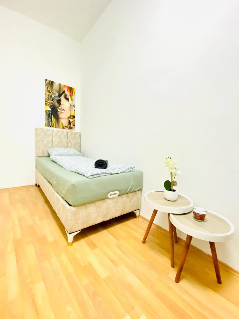 Comfortable In The 23rd District Of Fr4 Privatunterkunft Wien
