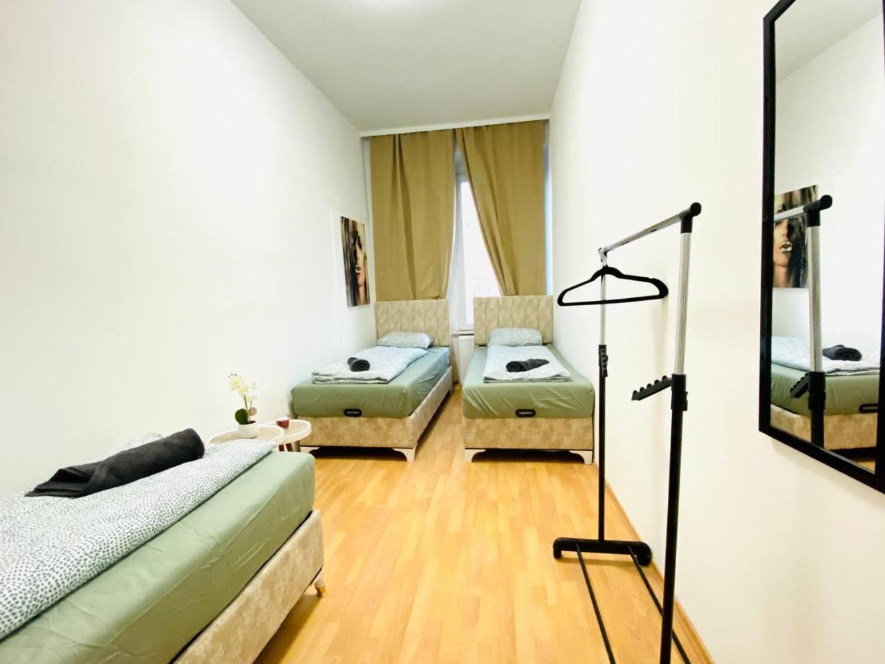 Comfortable In The 23rd District Of Fr4 Wien