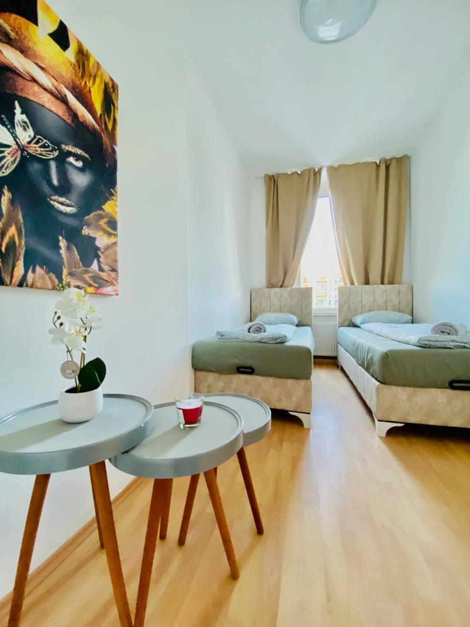 Comfortable In The 23rd District Of Fr4 Wien
